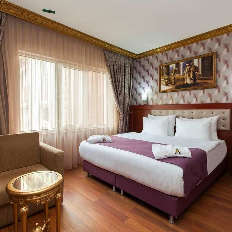 Alrazi Hotel