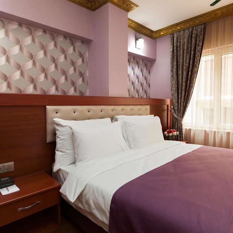 Alrazi Hotel