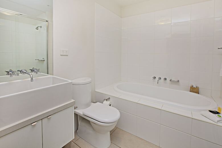 Waterfront Melbourne Apartments