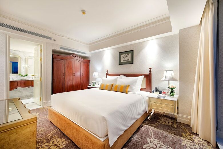 Apricot Hotel
