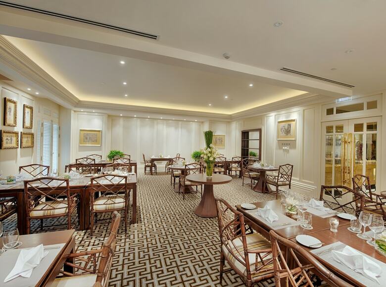 Apricot Hotel