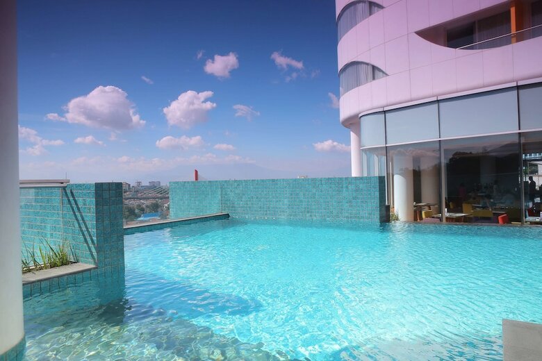 Sensa Hotel