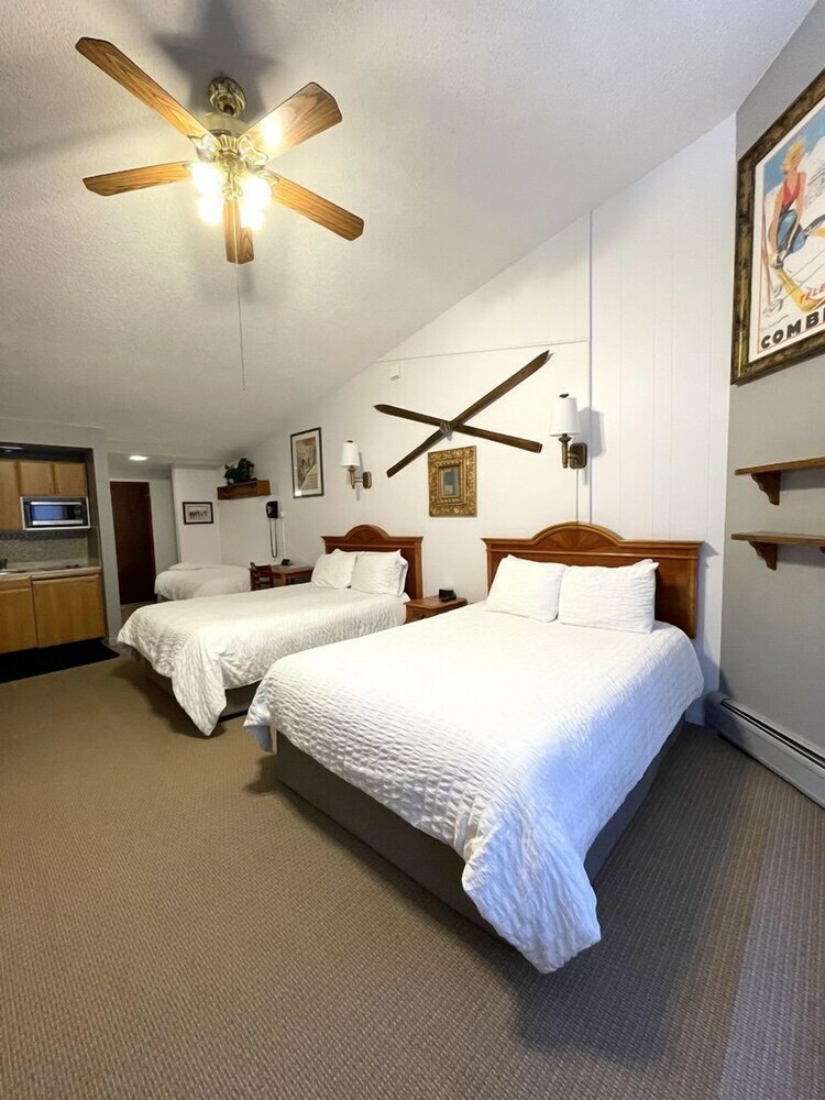 Hotel Tyrolean Lodge