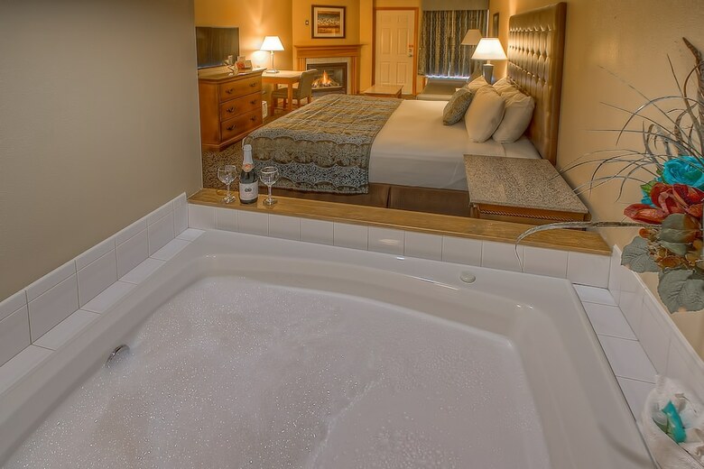 Hotel Accommodation By Willow Brook Lodge