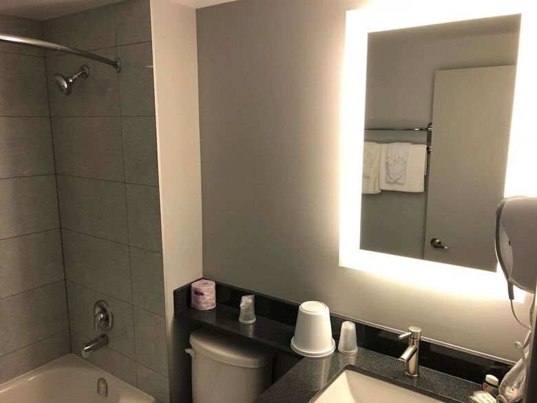 Motel Super 8 By Wyndham Windsor/dougall