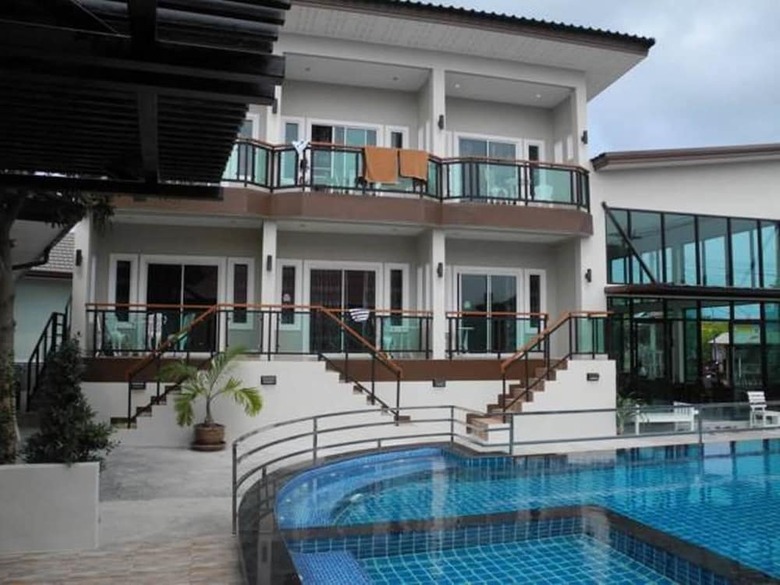 Hotel Bee Orchid Pool Villa