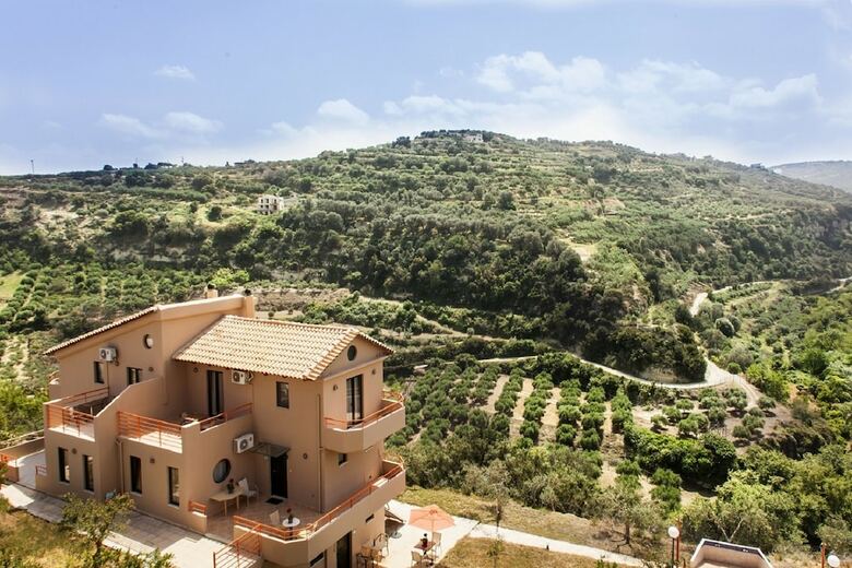 Aparthotel Estate Kares