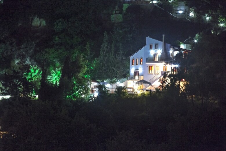 Aparthotel Estate Kares