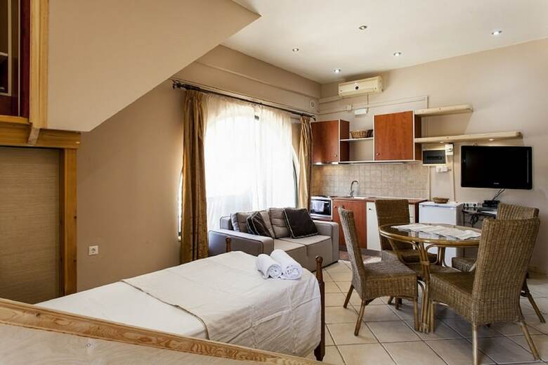 Aparthotel Estate Kares