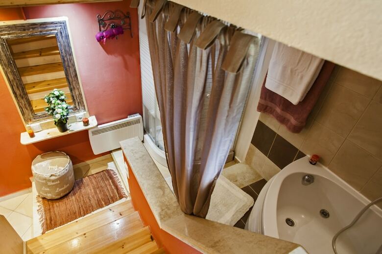 Aparthotel Estate Kares