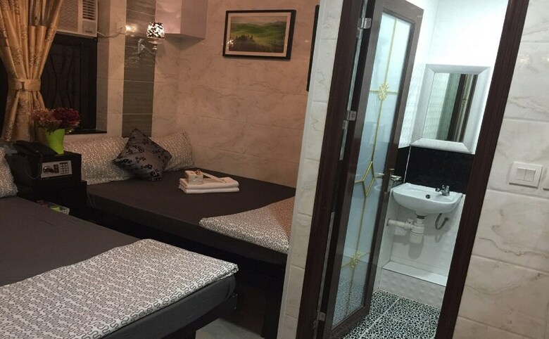 Hotel Skylark