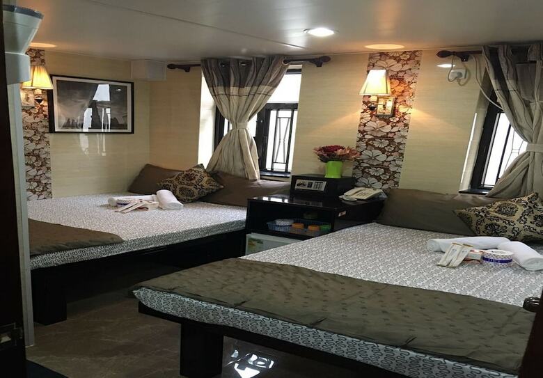 Hotel Skylark
