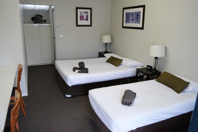 Rosebud Motel