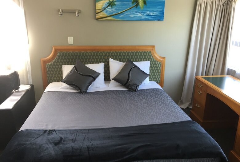 Pembrooke Motor Lodge