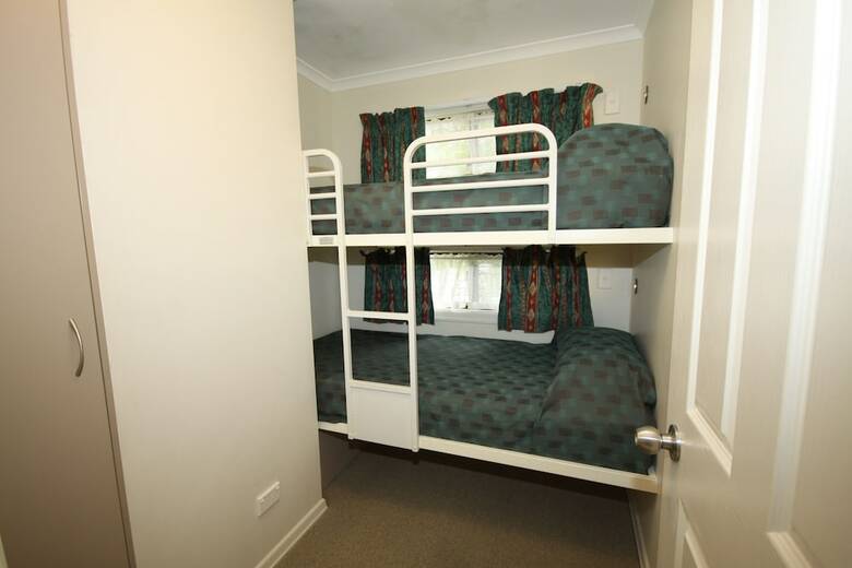 Cabana Brisbane Gateway Resort
