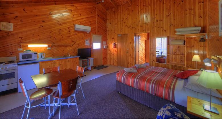 Low Head Tourist Park - Caravan Park