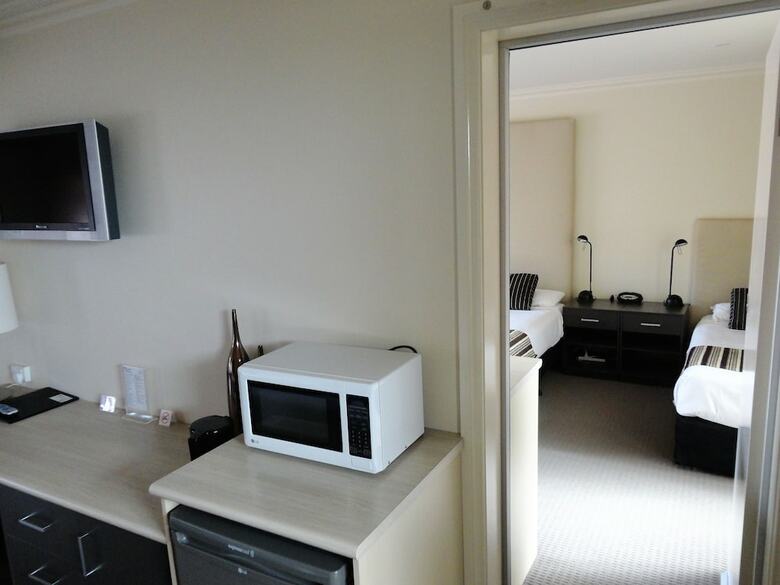 Sovereign Park Motor Inn
