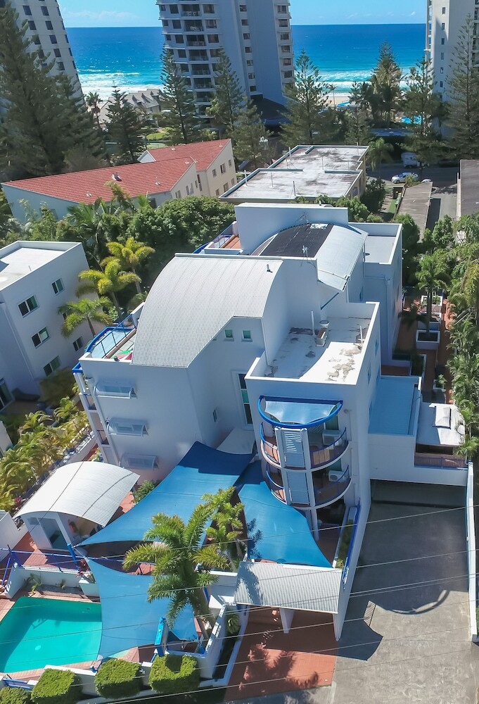 Apartamentos Surfers Beach Resort 2