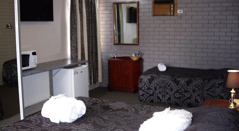 Estelle Kramer Motor Inn