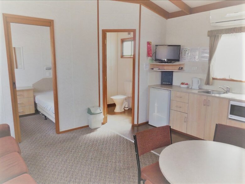 Golden Country Motel & Caravan Park