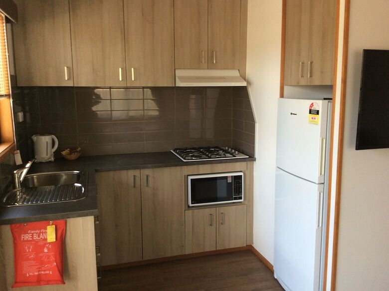 Golden Country Motel & Caravan Park
