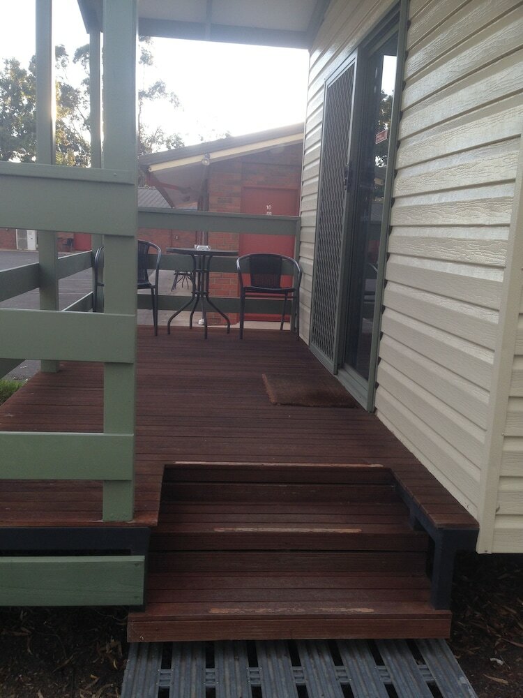 Golden Country Motel & Caravan Park