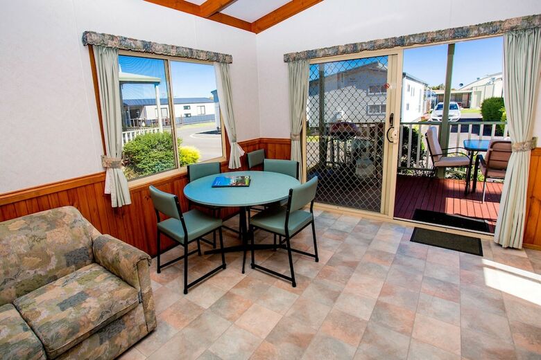 Cabana Big 4 Nrma Warrnambool Riverside Holiday Park