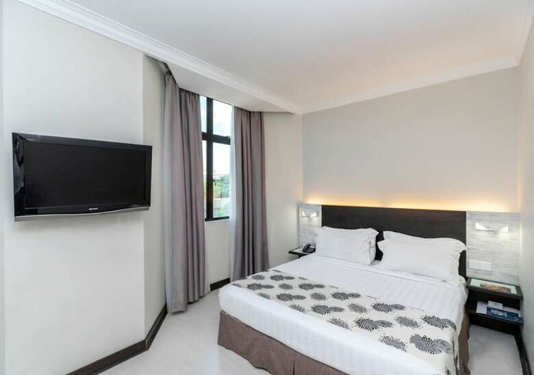 Regalodge Hotel