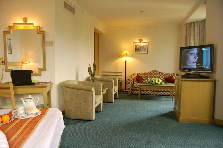 Regalodge Hotel