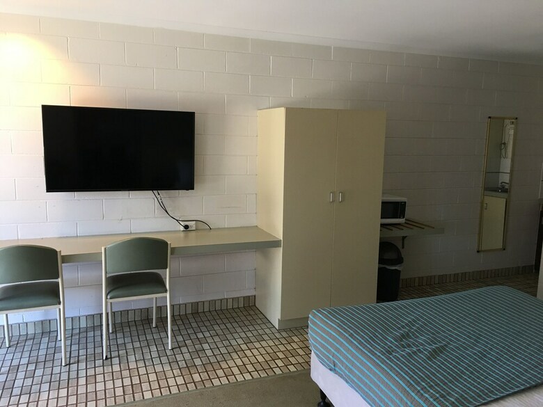 Sandbar Motel