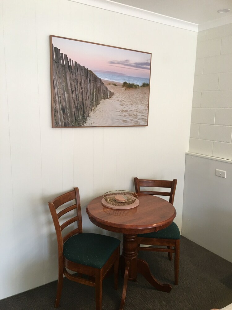 Sandbar Motel