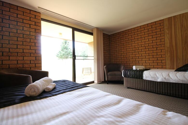 Hotel Snowy Mountains Resort And Function Centre