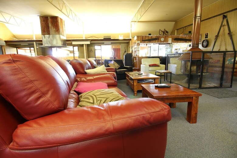Hotel Snowy Mountains Resort And Function Centre