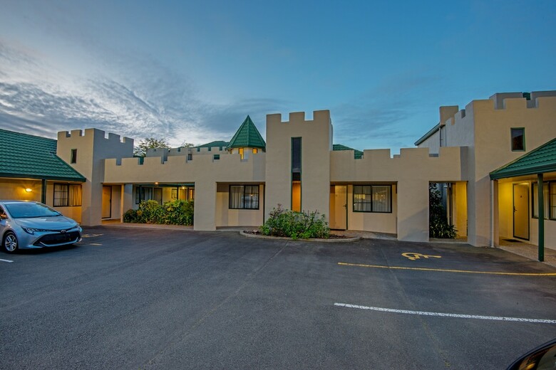 Camelot Motor Lodge