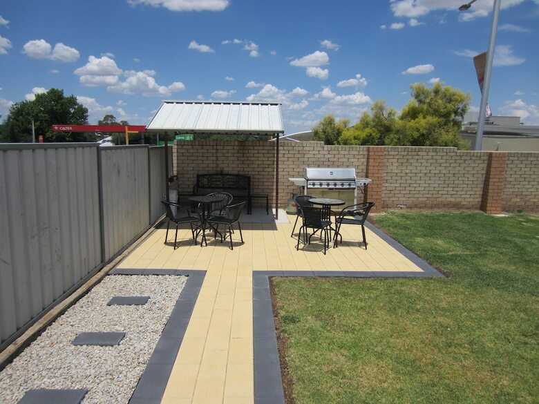 Cowra Crest Motel