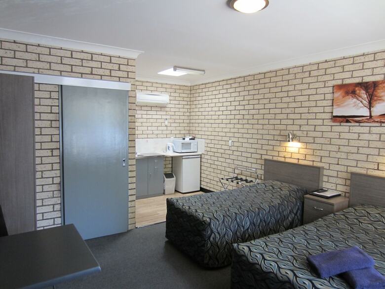 Cowra Crest Motel