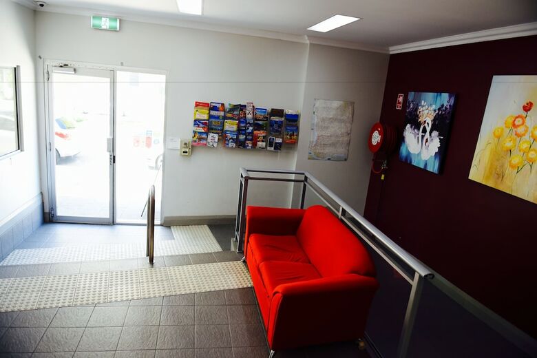 Hostal The Emperor's Crown Hostel