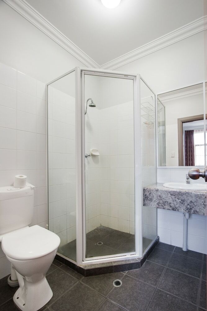 Hostal The Emperor's Crown Hostel