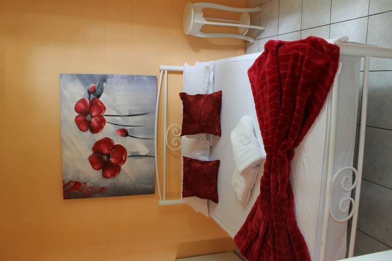 Hostal Civic Guest House