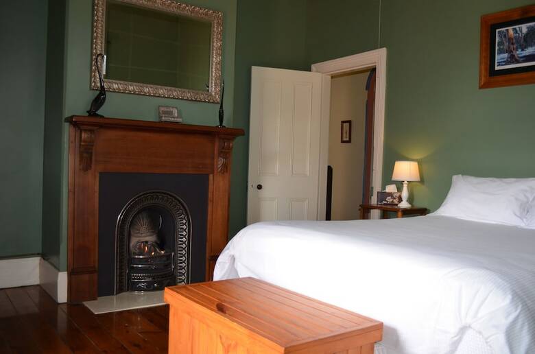Bed & Breakfast The Old Parkes Convent