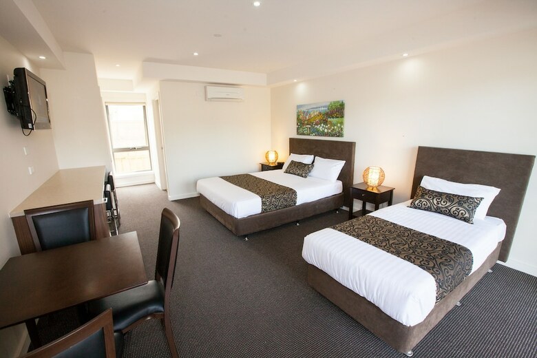 Bay Motel Safety Beach