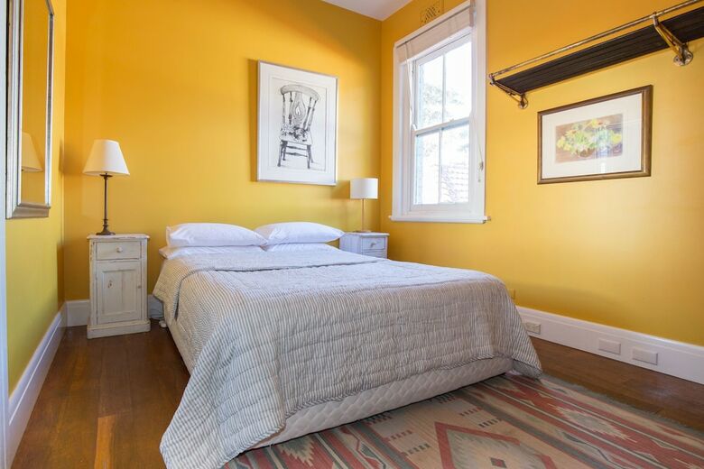 Bed & Breakfast Bondi Beach House
