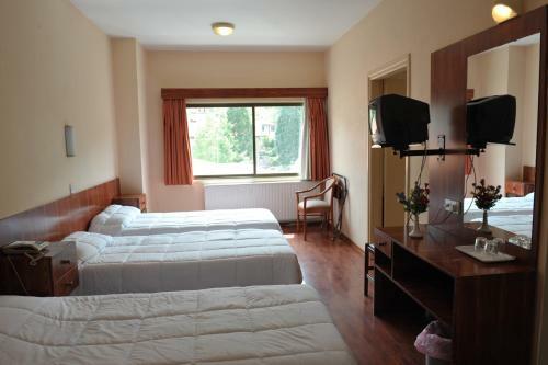 Ekali Hotel
