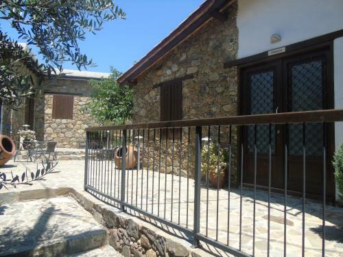 Enipnion Apartments