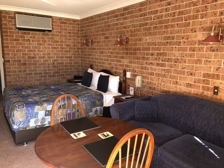 Golden Grain Motor Inn