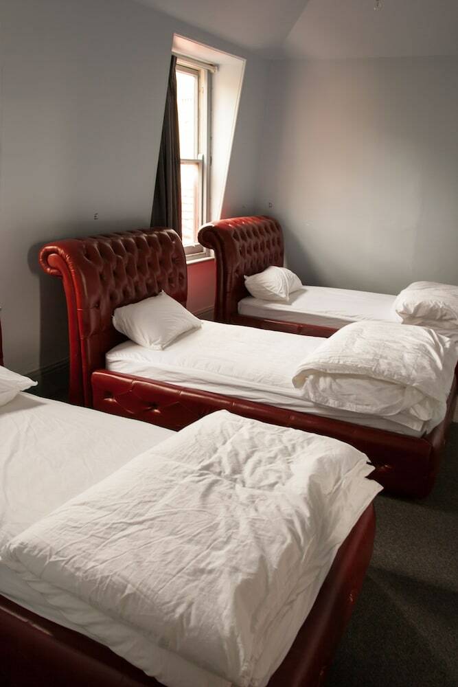 Hostal The Backpackers Imperial Hotel - Hostel