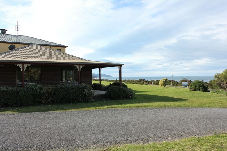 Skenes Creek Lodge Motel And Restaurant