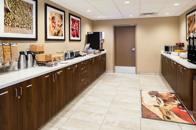 Hotel Microtel Inn & Suites By Wyndham Red Deer