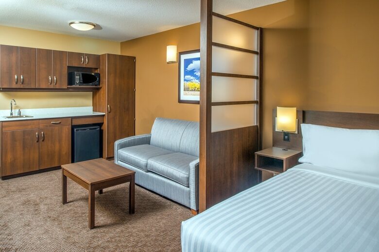Hotel Microtel Inn & Suites By Wyndham Red Deer
