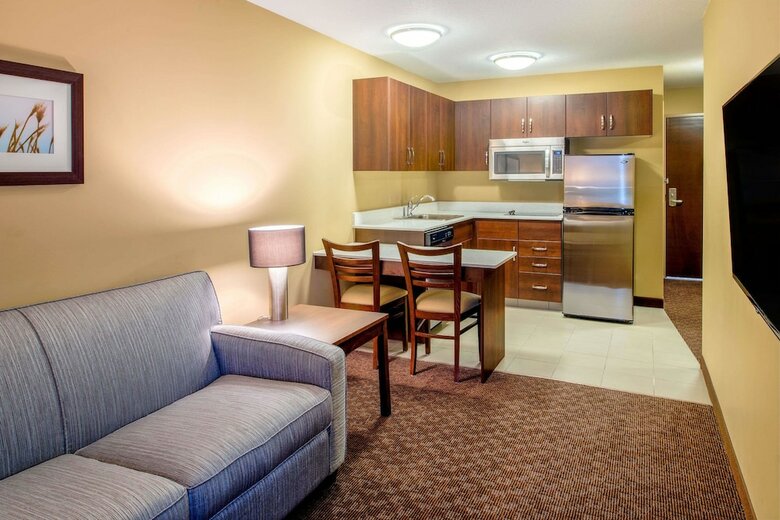 Hotel Microtel Inn & Suites By Wyndham Red Deer